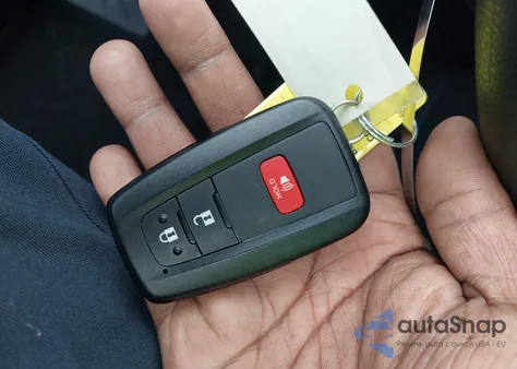 2025 Toyota Rav4 Hybrid Xle z USA, uszkodzony, nr VIN JTMRWRFV4SJ073981